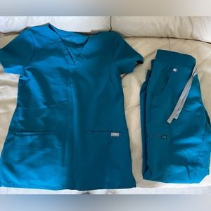 Pacific blue figs scrubs